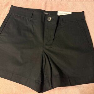 *NWT* ANN TAYLOR Mid-Rise Black Shorts 6" Women's Size 6